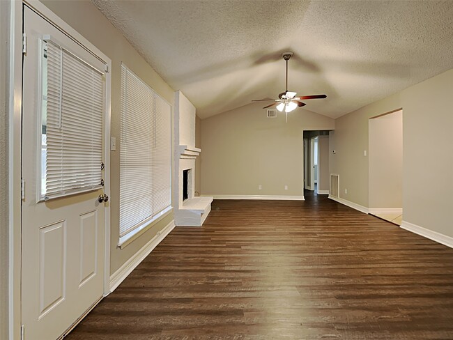 Building Photo - 6907 Foxside Ln