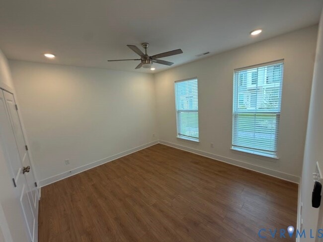Building Photo - 15363 Sunray Aly