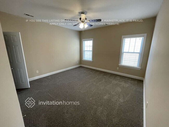 Foto del edificio - 6417 Hove Rd