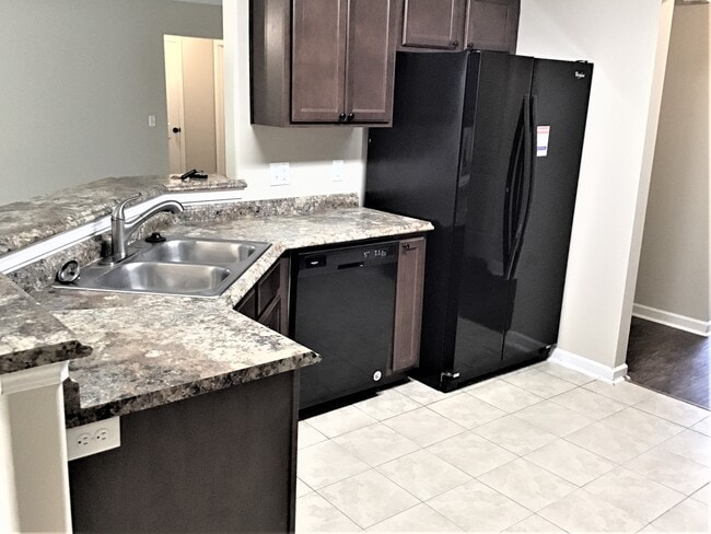 Building Photo - 108 Crooked Oaks Dr