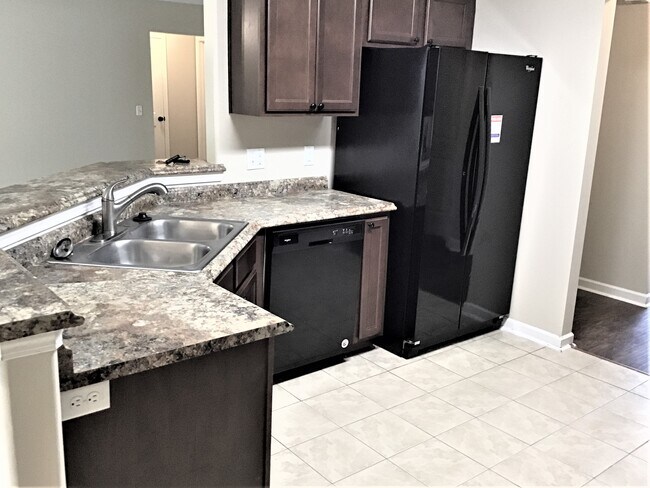 Foto del edificio - 108 Crooked Oaks Dr