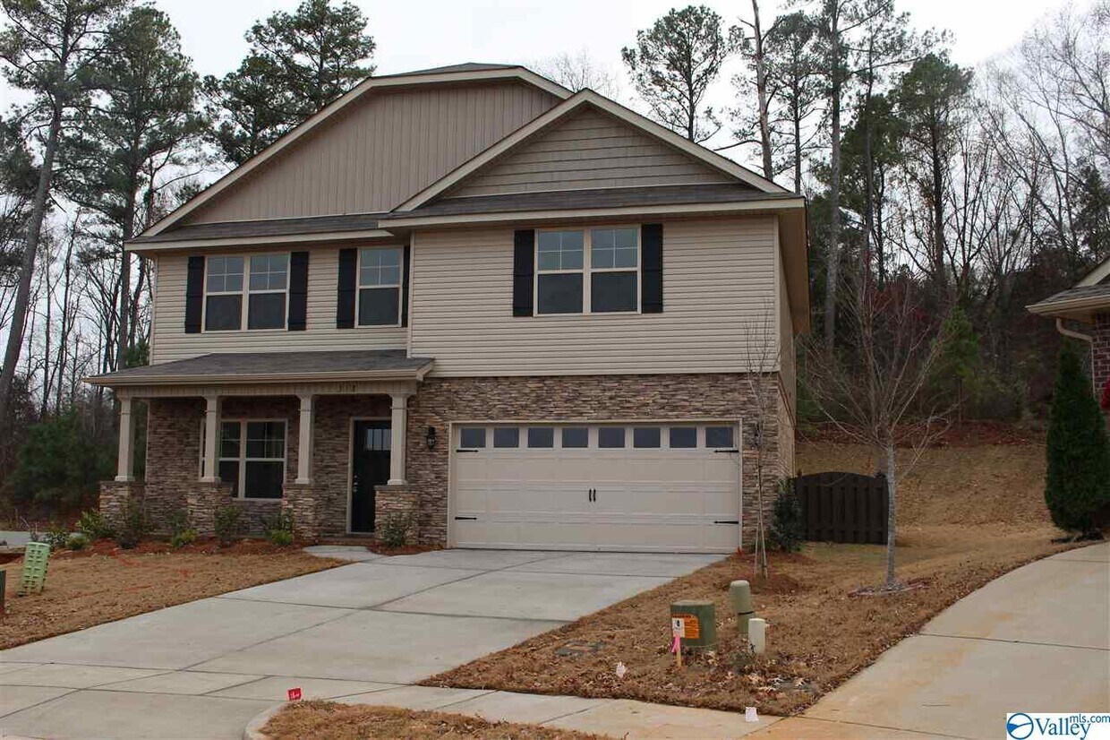 Primary Photo - 318 Acorn Grove Ln SW