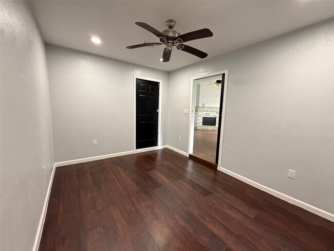 Foto del edificio - 16118 Alden Ridge Dr