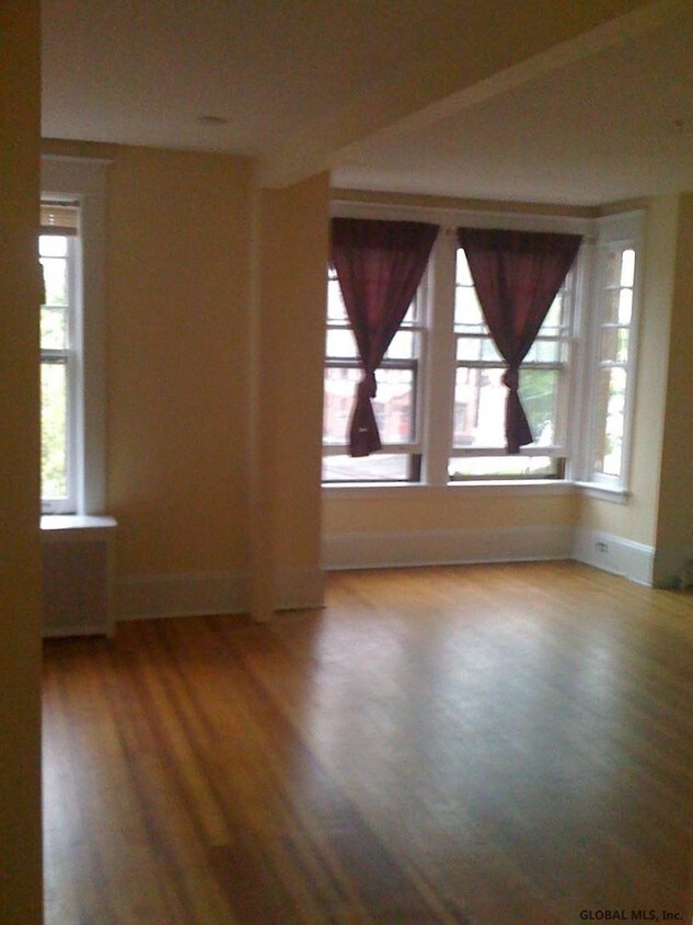 Primary Photo - 59 S Main Ave