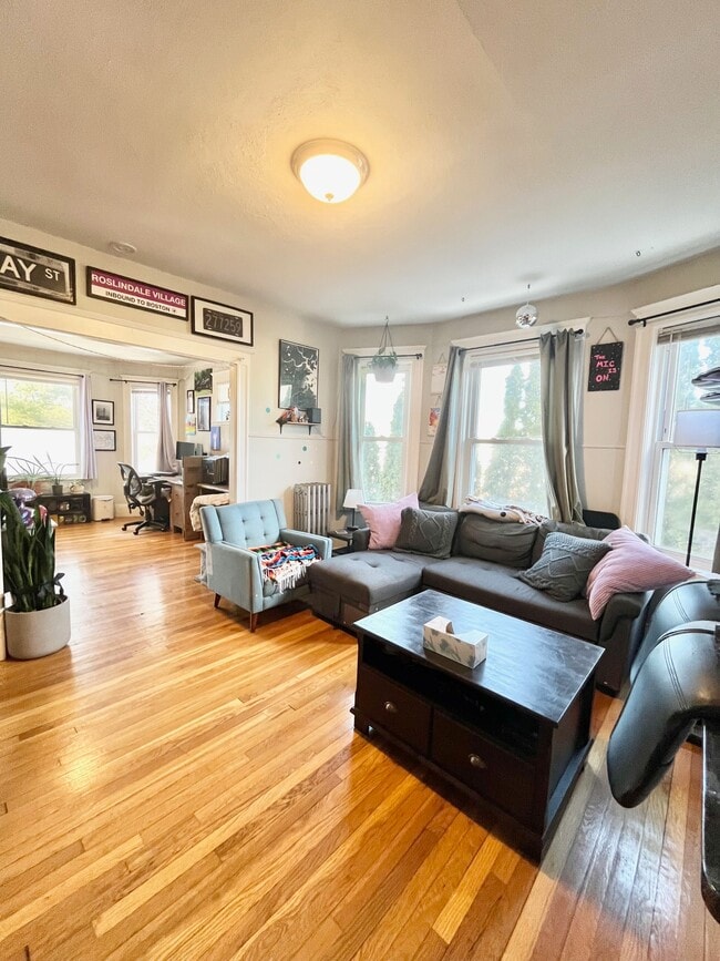 Building Photo - 4464 Washington St