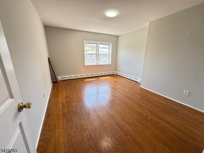 Foto del edificio - 625 Bound Brook Rd