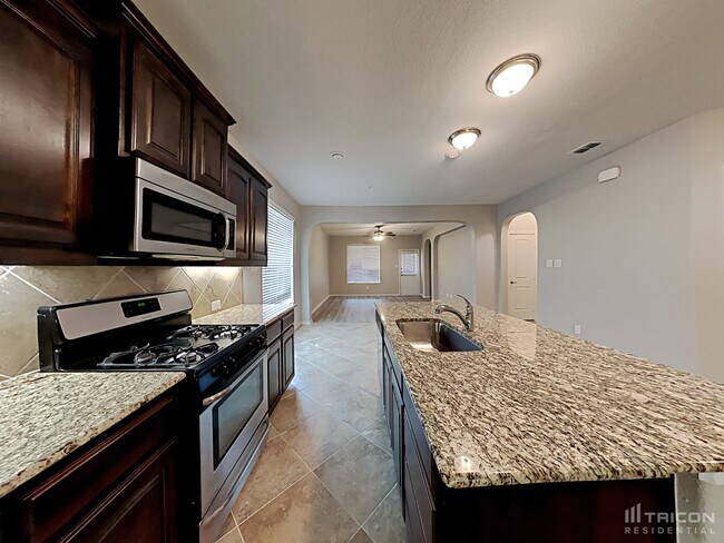 Building Photo - 1204 Glenwood Dr