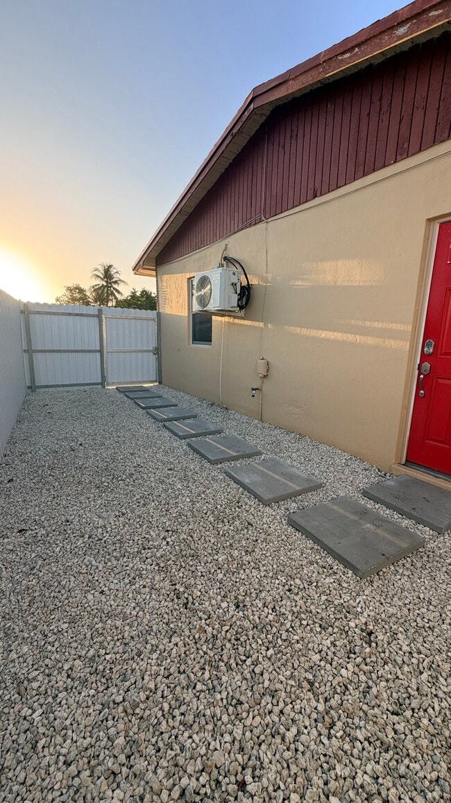 Foto del edificio - 2712 SW 118th Ct