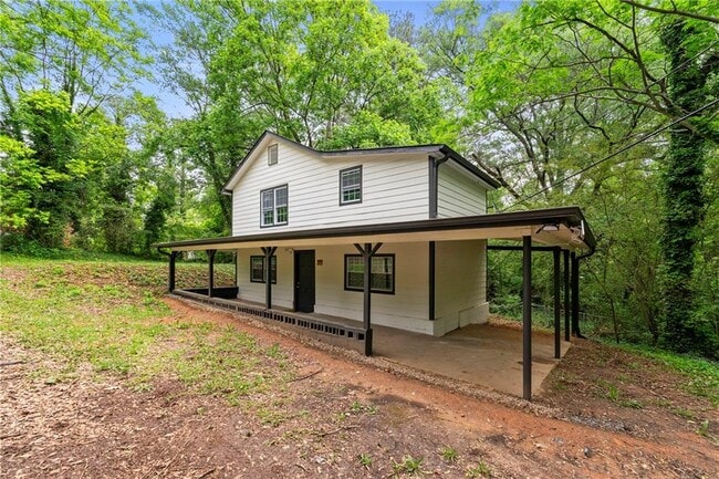 Building Photo - 5901 Ridge Dr SE