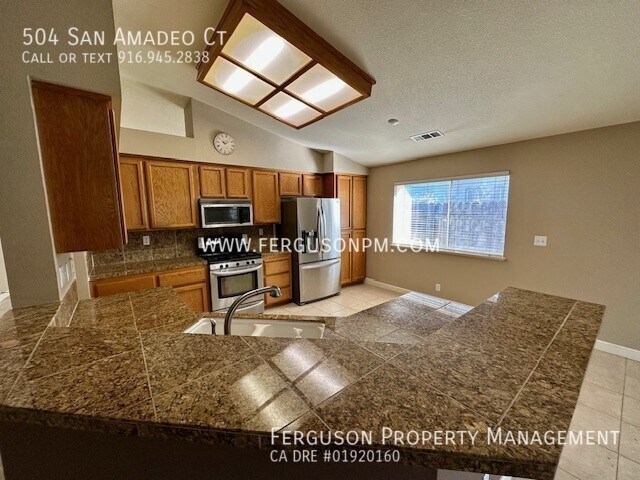Foto del edificio - Single Story Four Bedroom Home in Quail Glen
