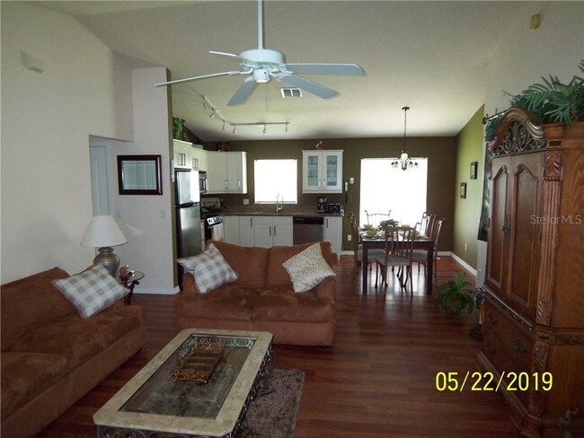 Building Photo - 434 Scrub Jay Way
