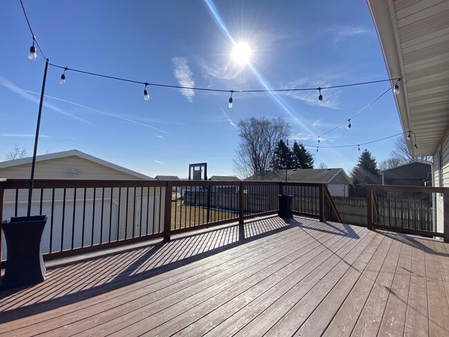 Building Photo - 3748 9th Ave SW