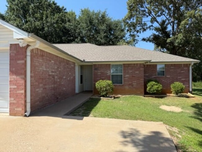 Building Photo - 17060 CR 191
