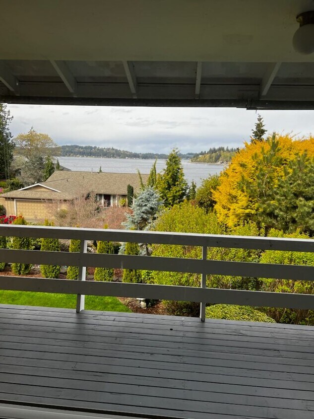 Foto principal - 1302-1304 38th Ave Ct NW