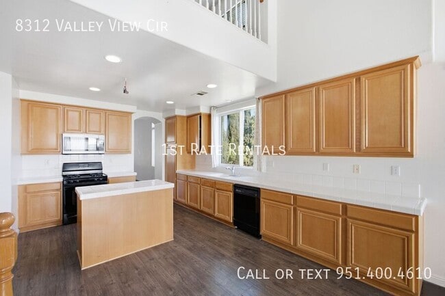 Building Photo - 8312 Valley View Cir