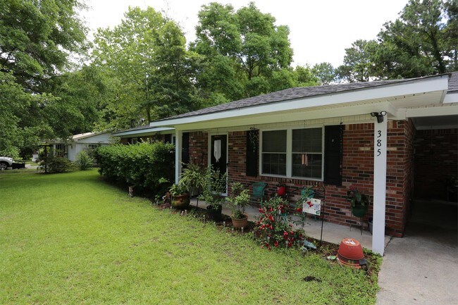 Foto del edificio - 385 Piercefield Dr