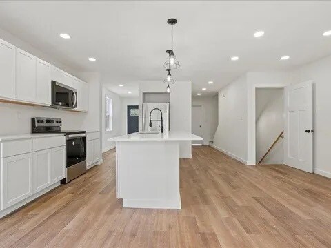 Foto del edificio - 3304 W Alvina Ave