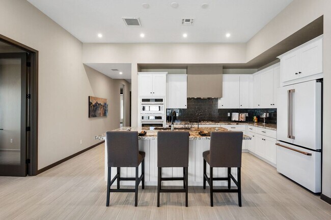 Foto del edificio - 5504 E Edgar Wy