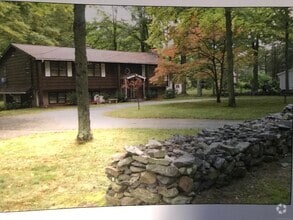 Building Photo - 669 Still Hill Rd
