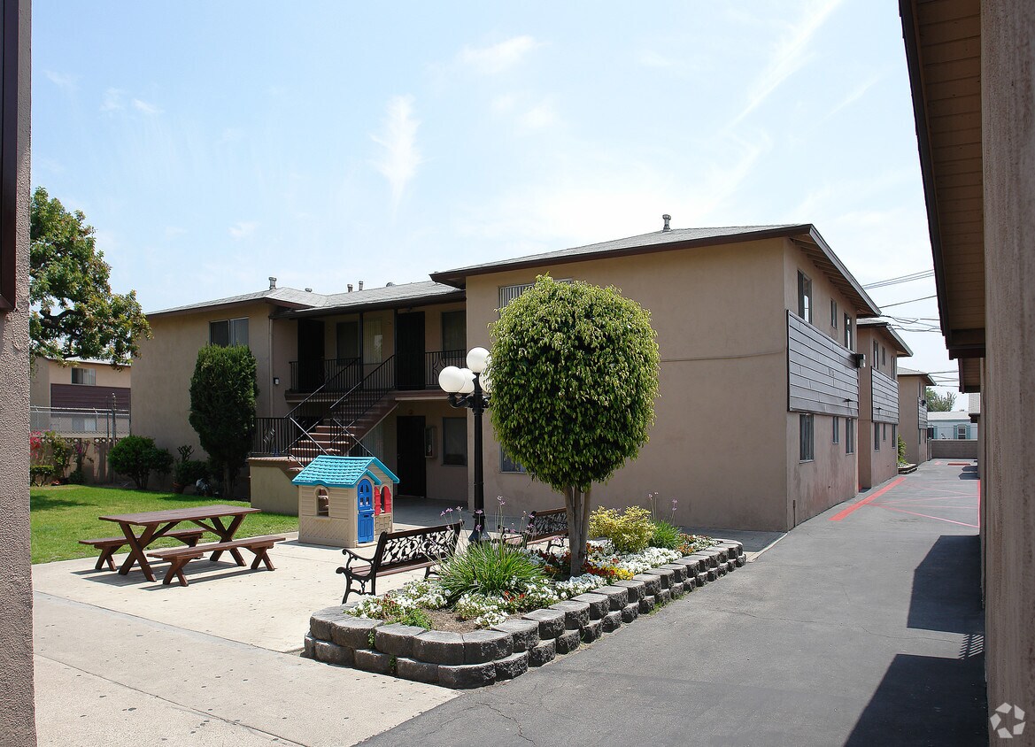 Foto principal - 13072 Blackbird St