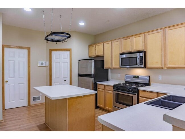 Building Photo - 875 Braunworth Ct