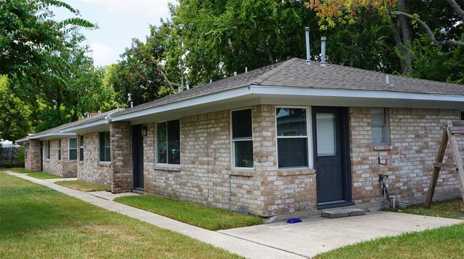 Building Photo - 604 Wilson Rd