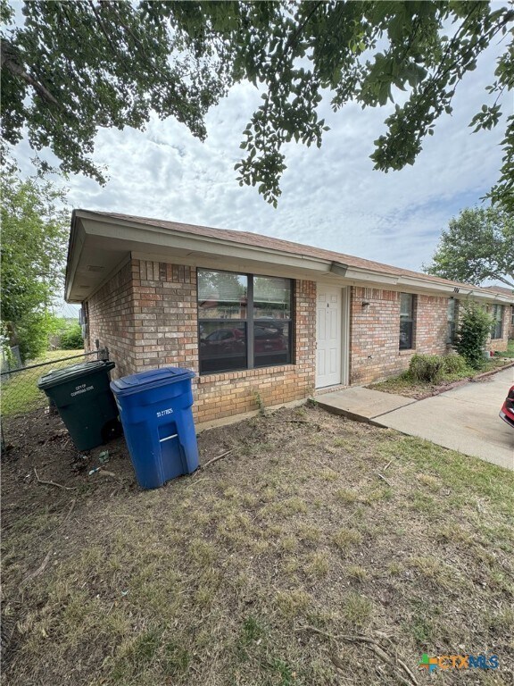 Foto principal - 306 Horseshoe Dr