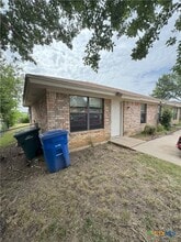 Building Photo - 306 Horseshoe Dr