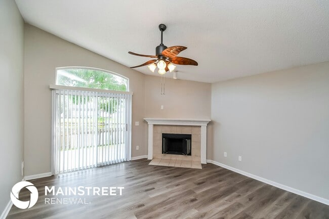 Foto del edificio - 1521 Ashleigh St