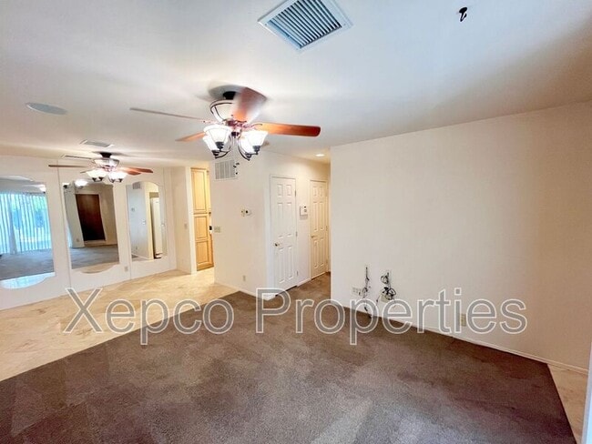 Building Photo - 420 N Villa Ct