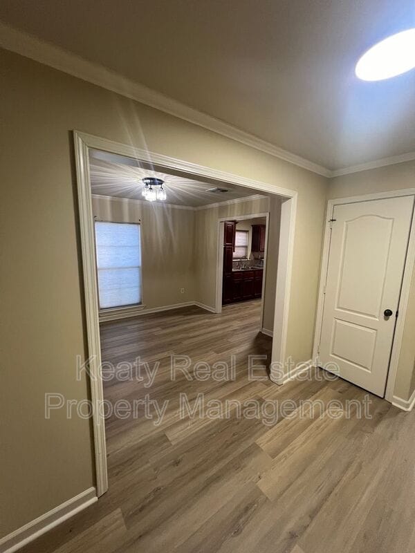 Building Photo - 1510 S Patout St