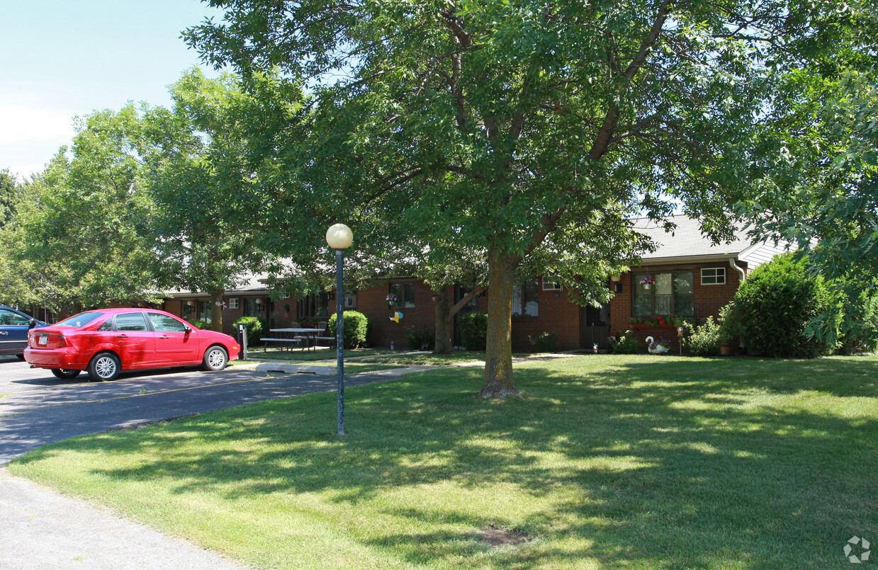 Primary Photo - Cedar Street Apartments