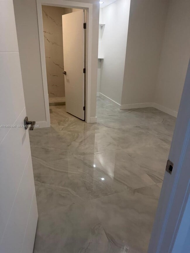 Foto del edificio - 67XX SW 134th St