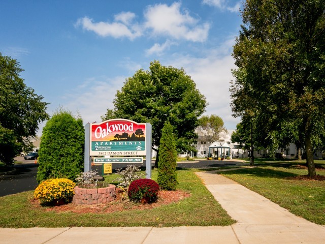 Building Photo - Eau Claire Oakwood Homes