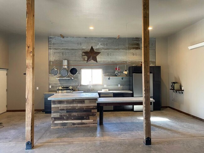 Foto del edificio - 10735 Nemo Rd