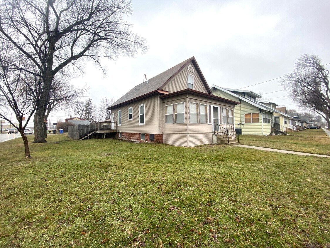 Primary Photo - Gorgeous 2 Bed in Downtown Fargo!!