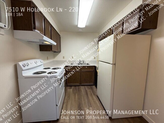 Foto del edificio - 7510 W Holbrook Ln