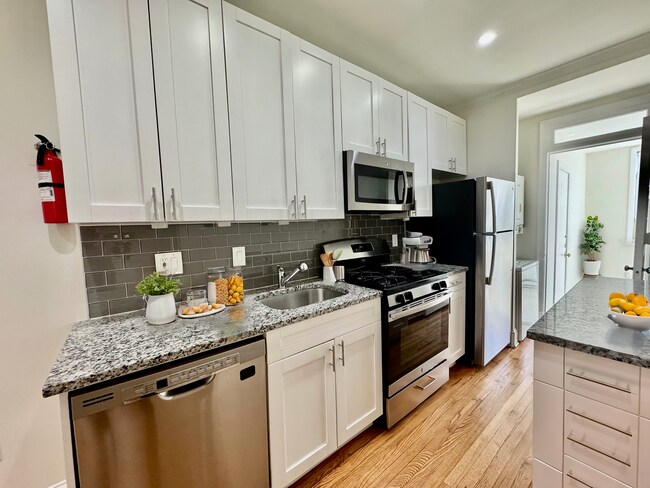 Foto del edificio - 4024 Calvert St NW