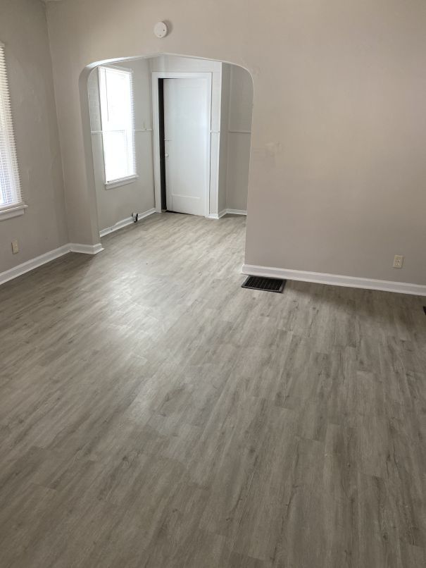 Foto del edificio - 2867 E Brookside Ave
