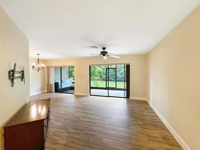 Foto del edificio - 25 Lexington Ln W