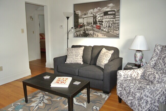 living or dining room - 3547 Edwards Rd