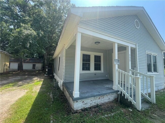 Building Photo - 713 Glenwood St