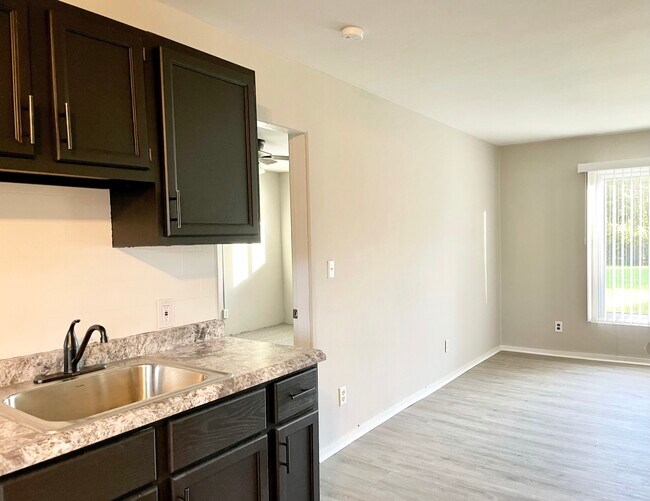 Building Photo - 36155 Theresa St