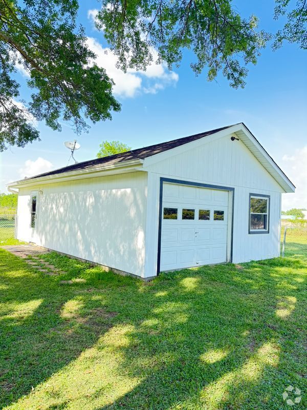 Building Photo - 11414 Sralla Rd