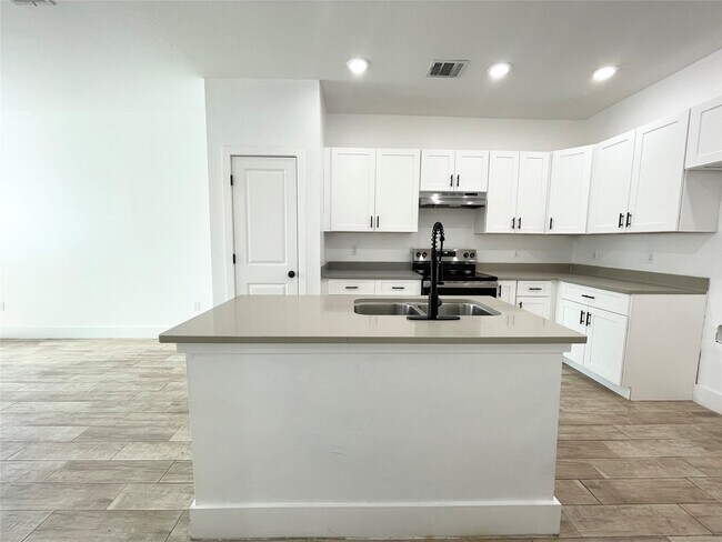 Foto del edificio - 5121 Southwind St