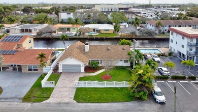 Building Photo - 1412 NE 53rd Ct