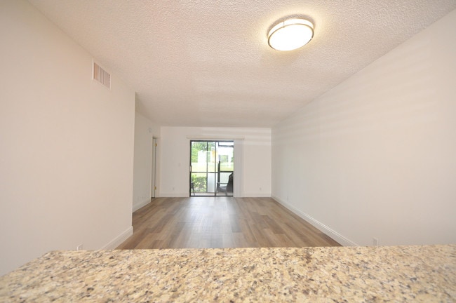 Building Photo - 7101 Golf Colony Ct
