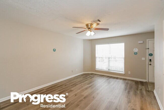 Building Photo - 8022 Logan Dr
