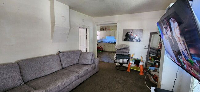 Building Photo - nre612