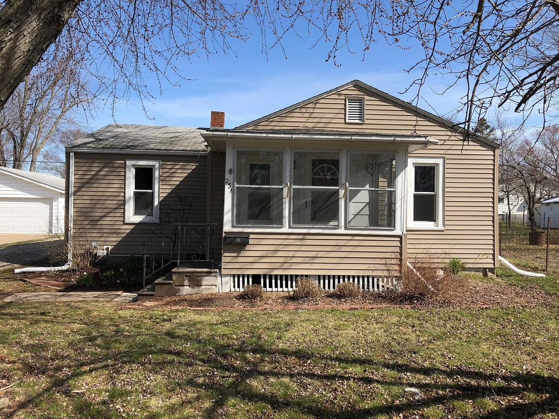 Foto principal - Check this Lovely 2-Bedroom Home!